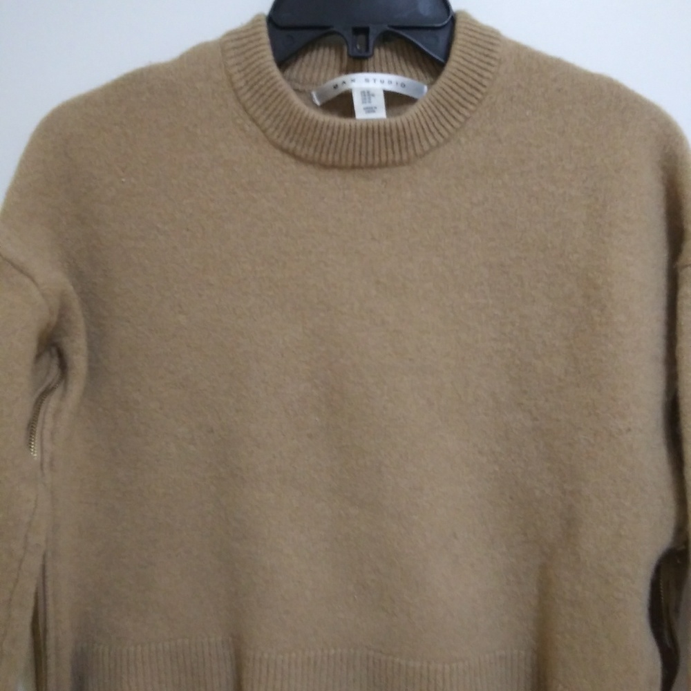Max Studio crop sweater